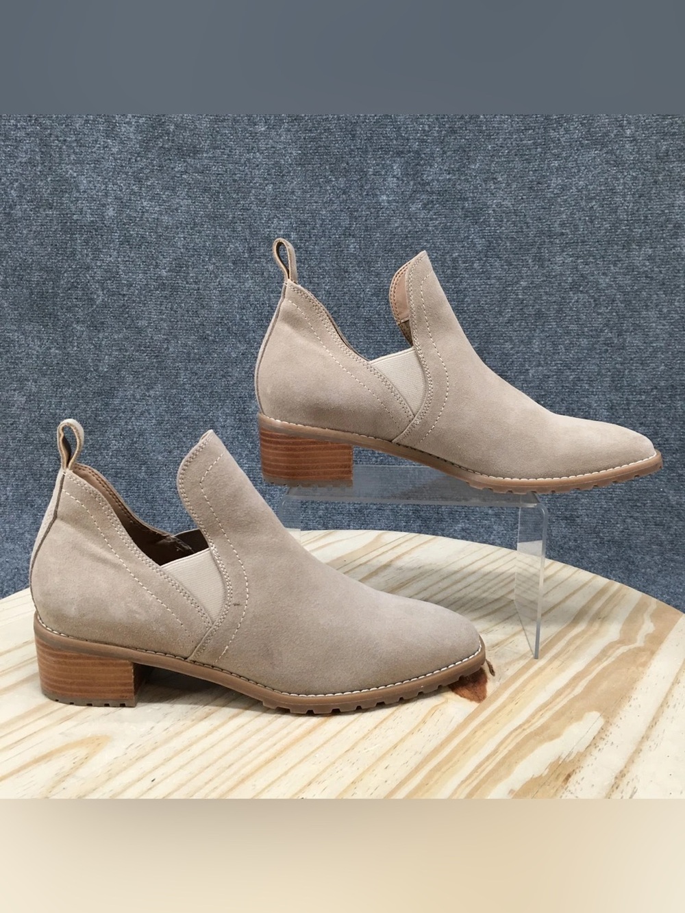 Blondo Sandra Waterproof Suede Ankle Boots Taupe Beige Size 6 Chelsea